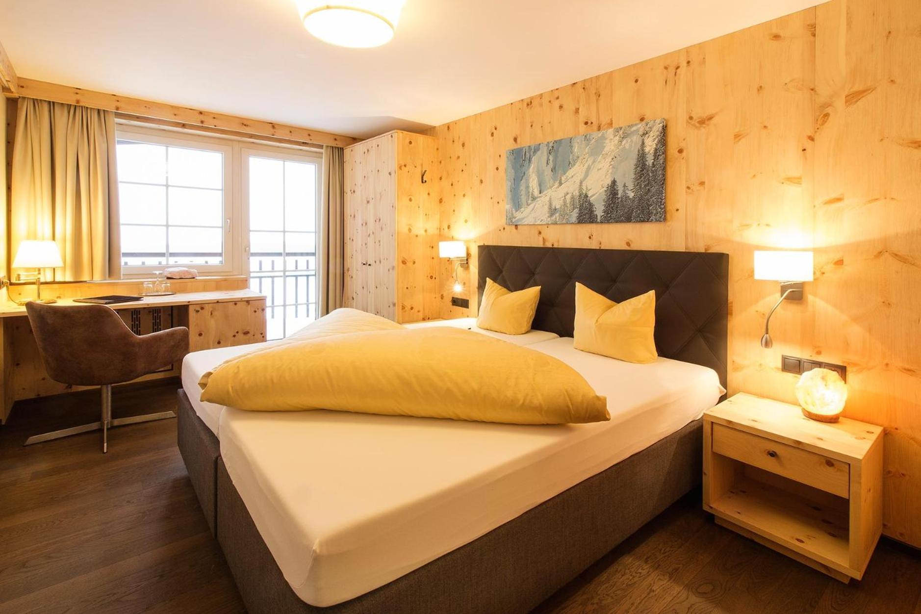 Wohlfuehlhotel Hubertushof Штубен-ам-Арльберг Экстерьер фото