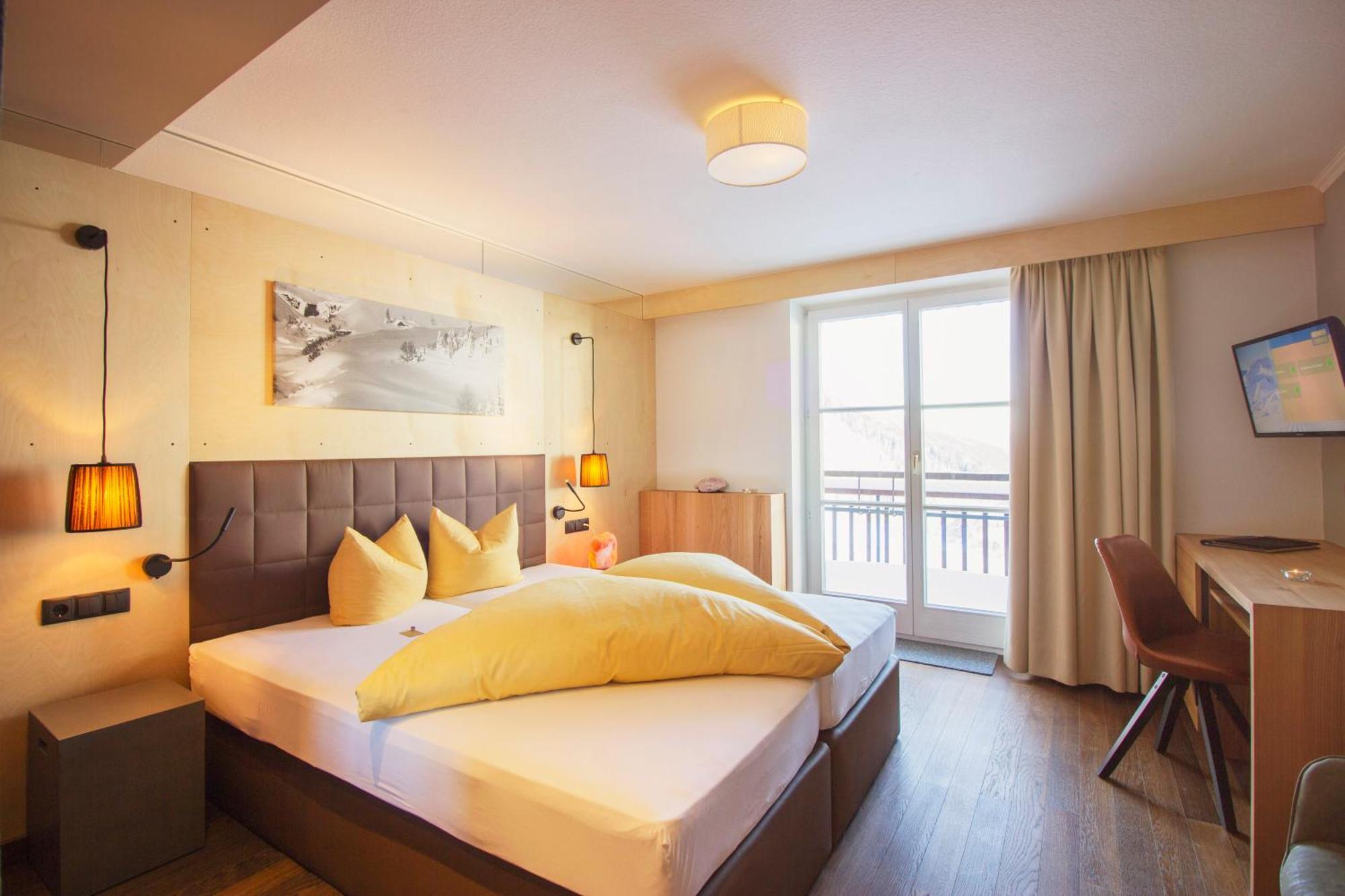 Wohlfuehlhotel Hubertushof Штубен-ам-Арльберг Экстерьер фото